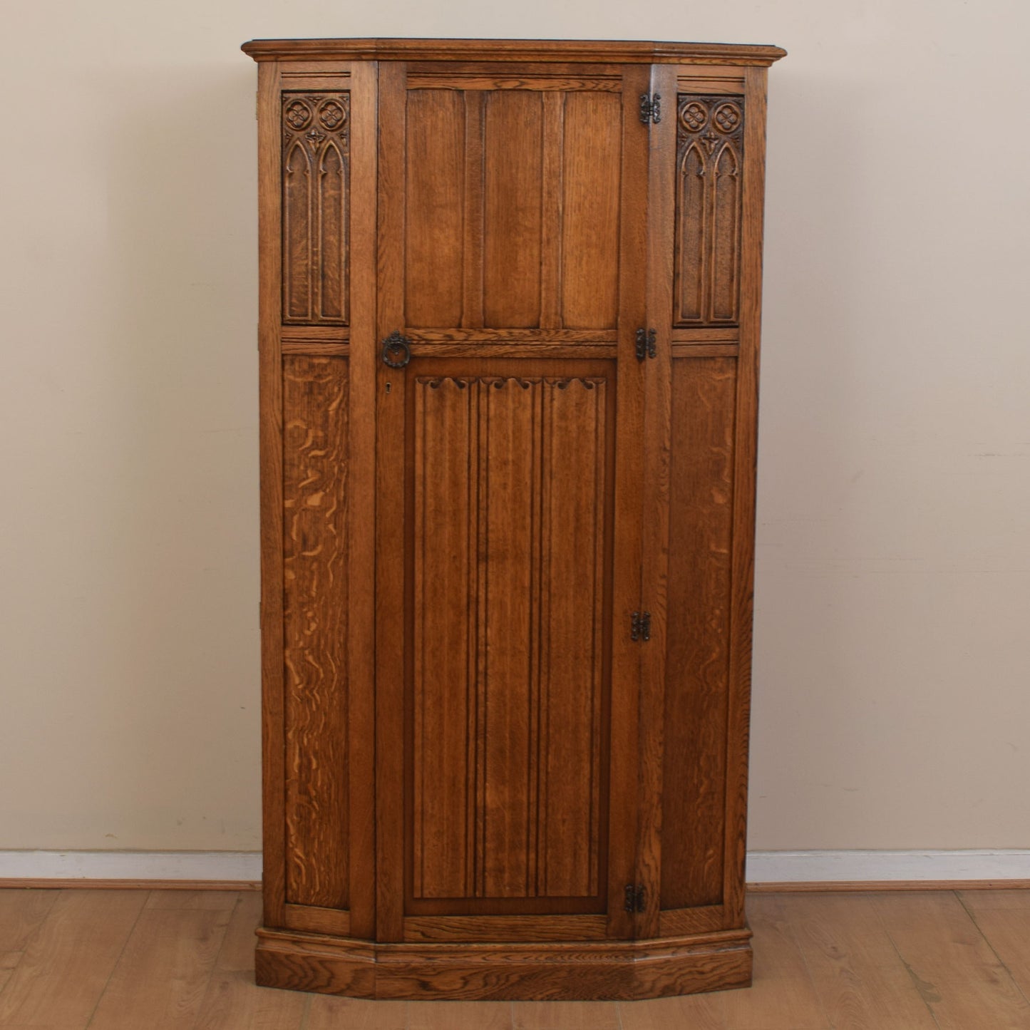 Crown Hallrobe