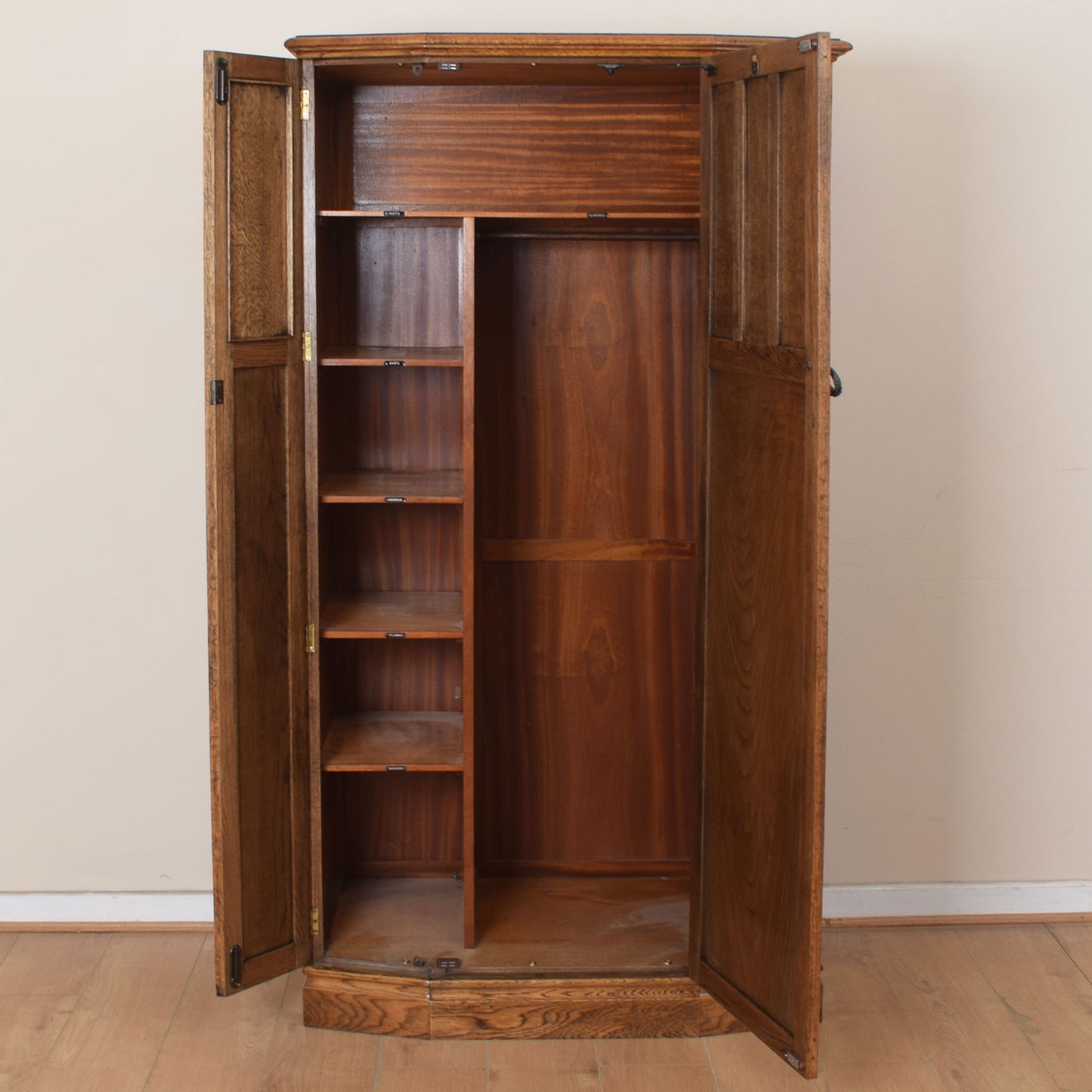 Crown Hallrobe