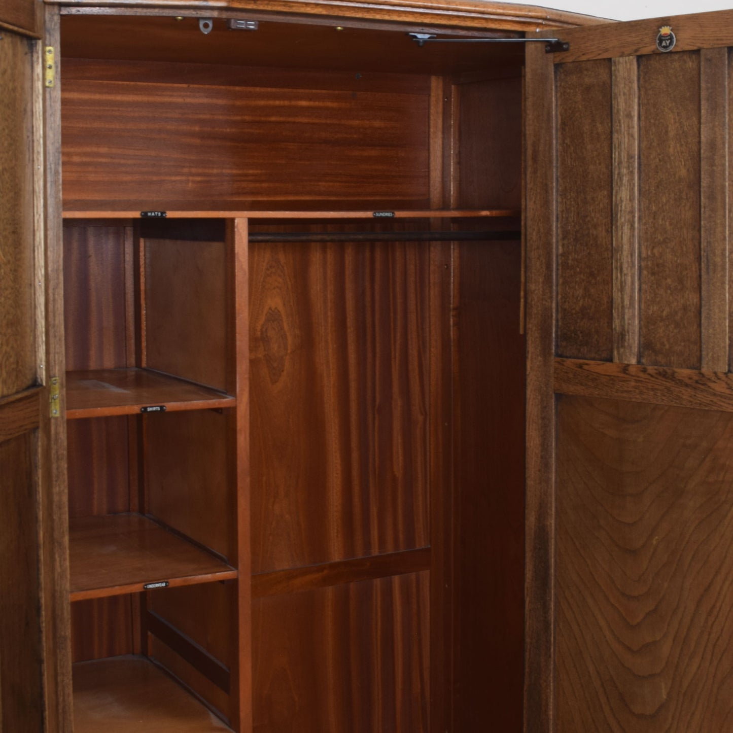 Crown Hallrobe