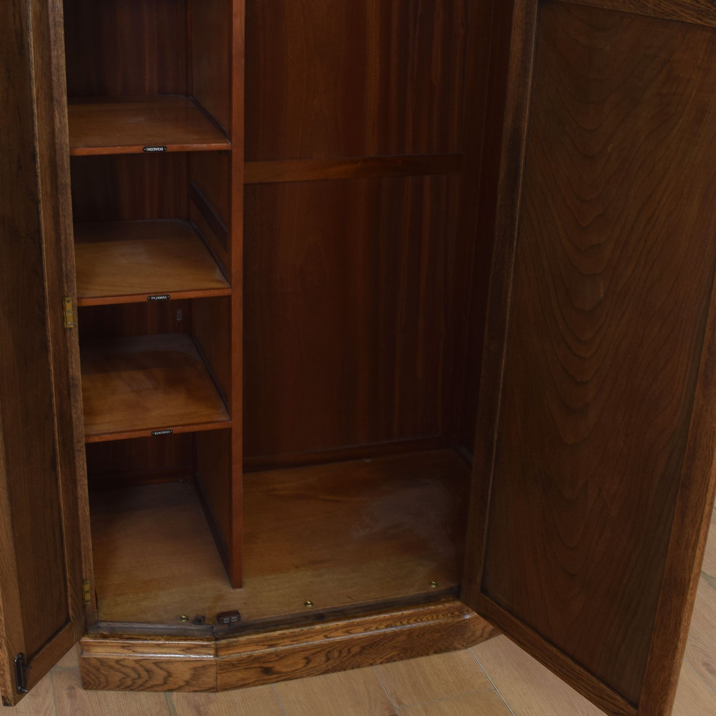 Crown Hallrobe