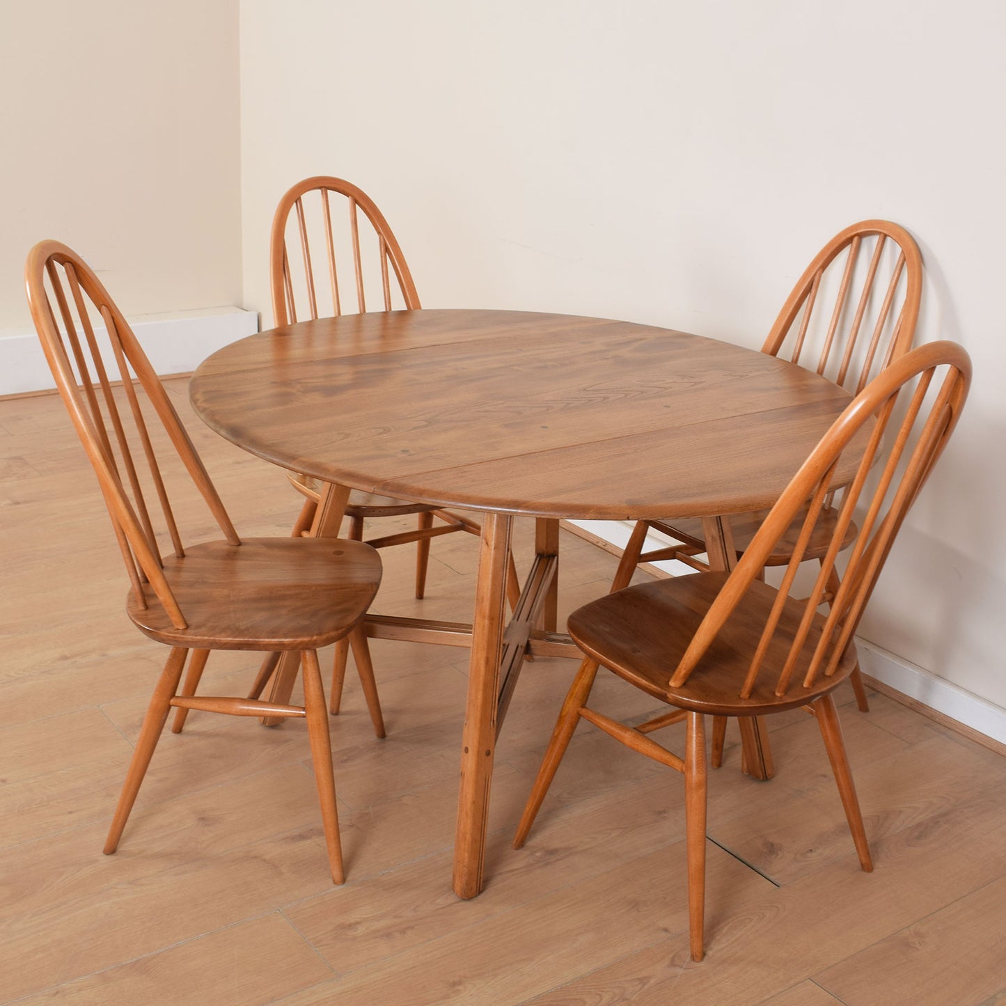 Ercol Dropleaf Dining Table with Four Chairs