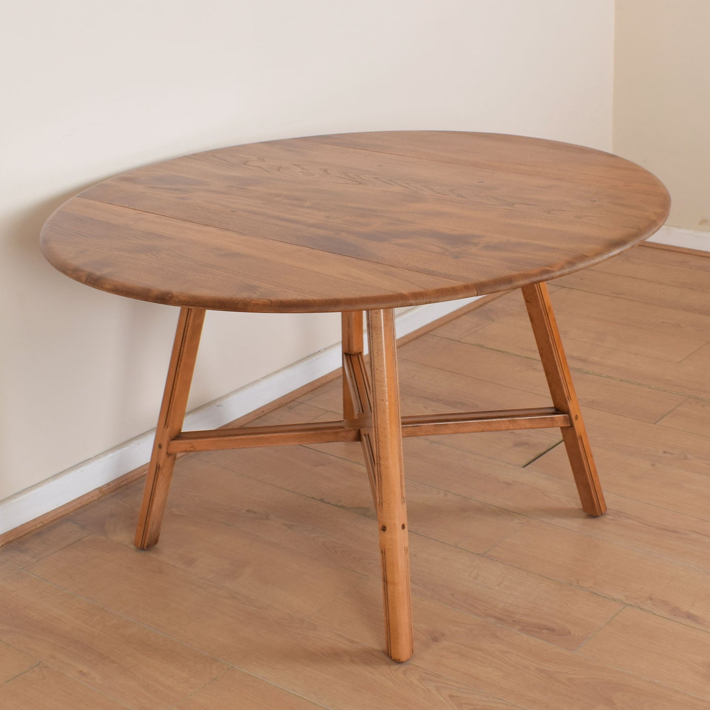 Ercol Dropleaf Dining Table with Four Chairs