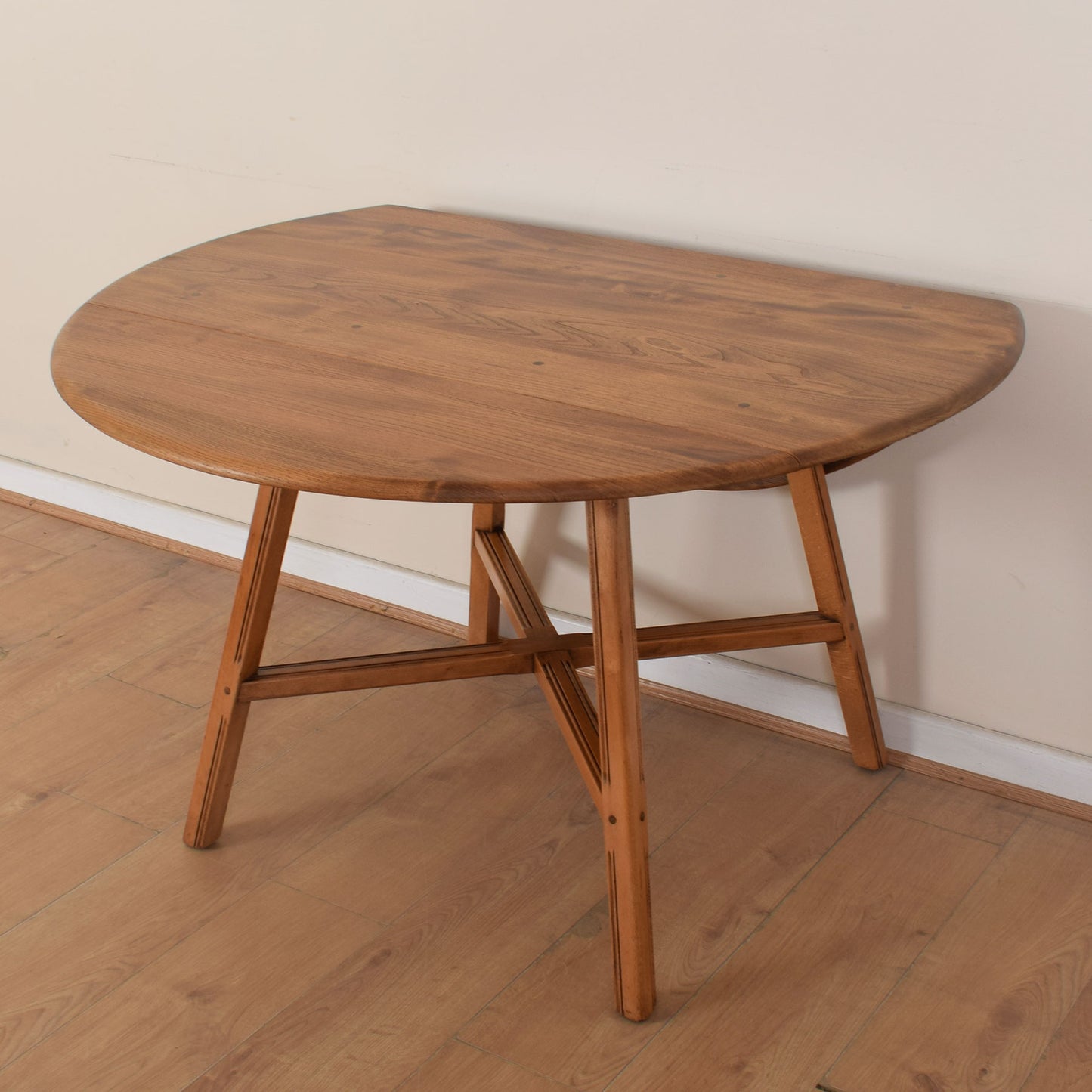 Ercol Dropleaf Dining Table with Four Chairs