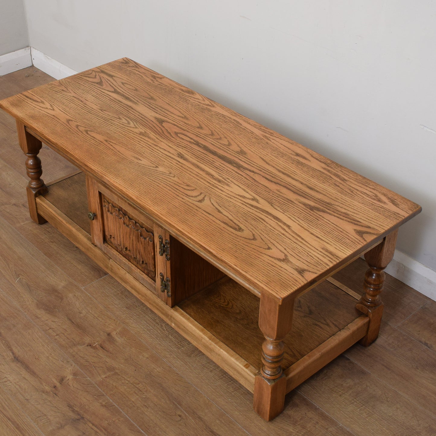 Old Charm Coffee Table