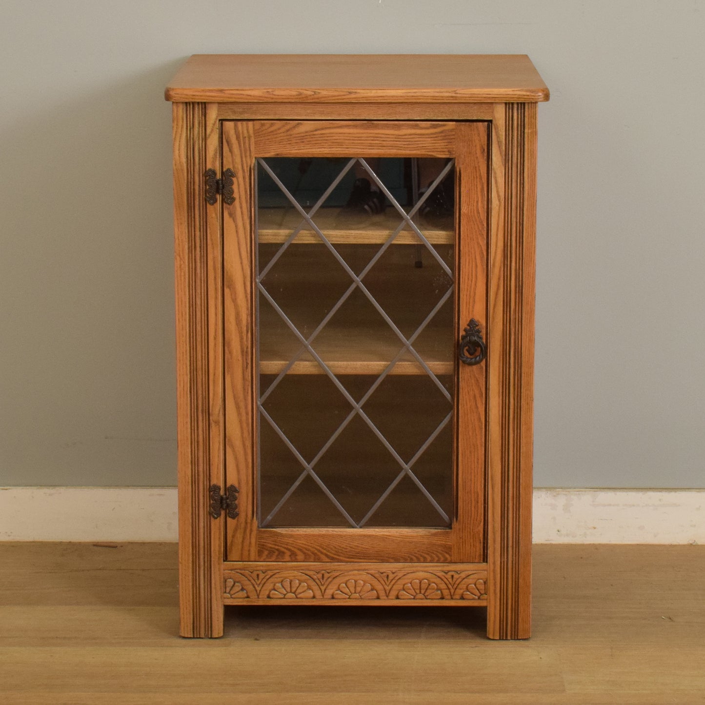'Old Charm' Hi-Fi Cabinet