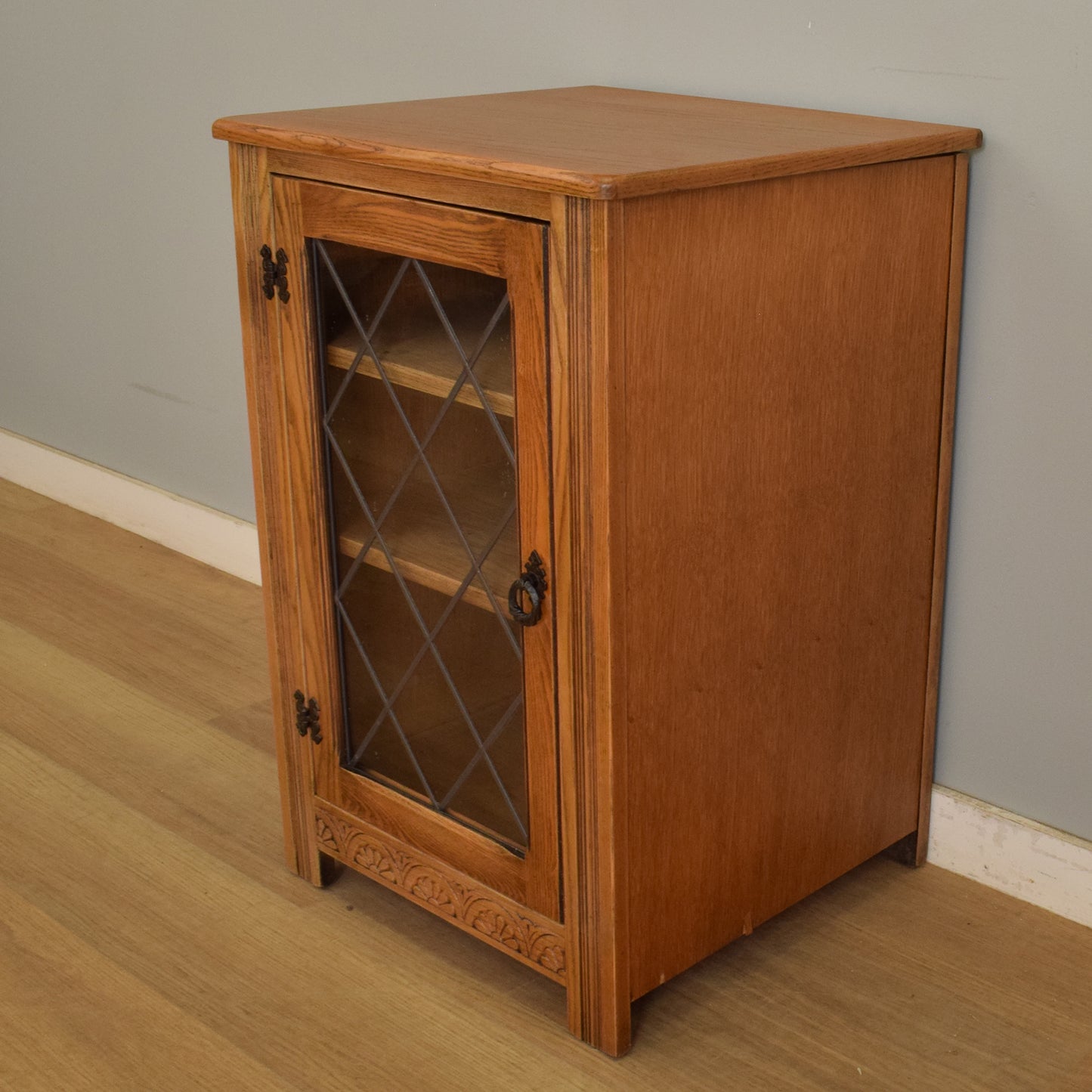 'Old Charm' Hi-Fi Cabinet