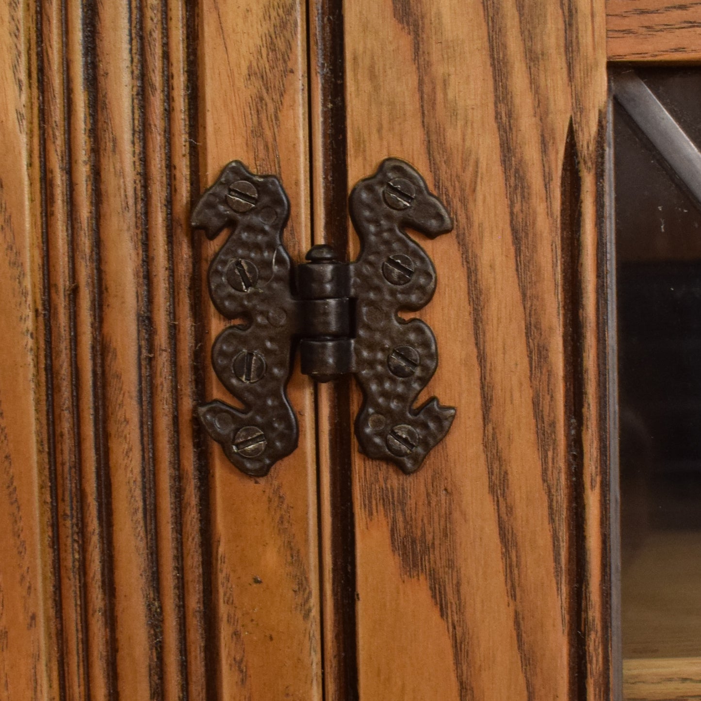 'Old Charm' Hi-Fi Cabinet