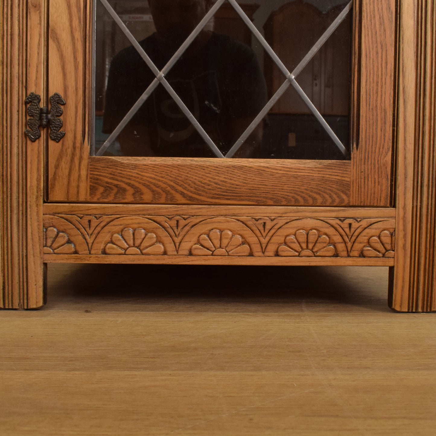'Old Charm' Hi-Fi Cabinet