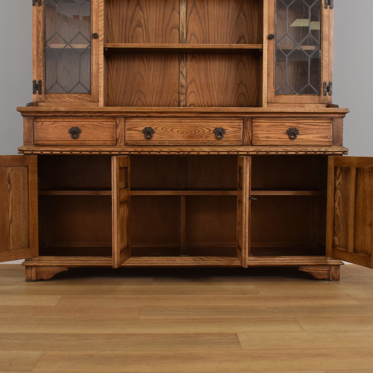 'Old Charm' Oak Dresser