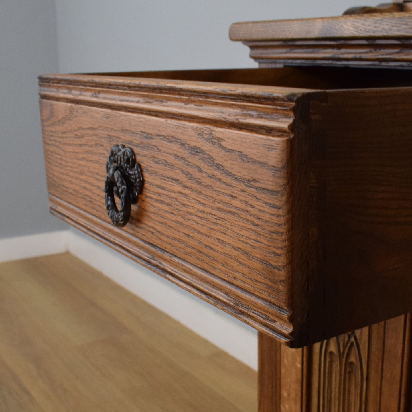 'Old Charm' Oak Dresser