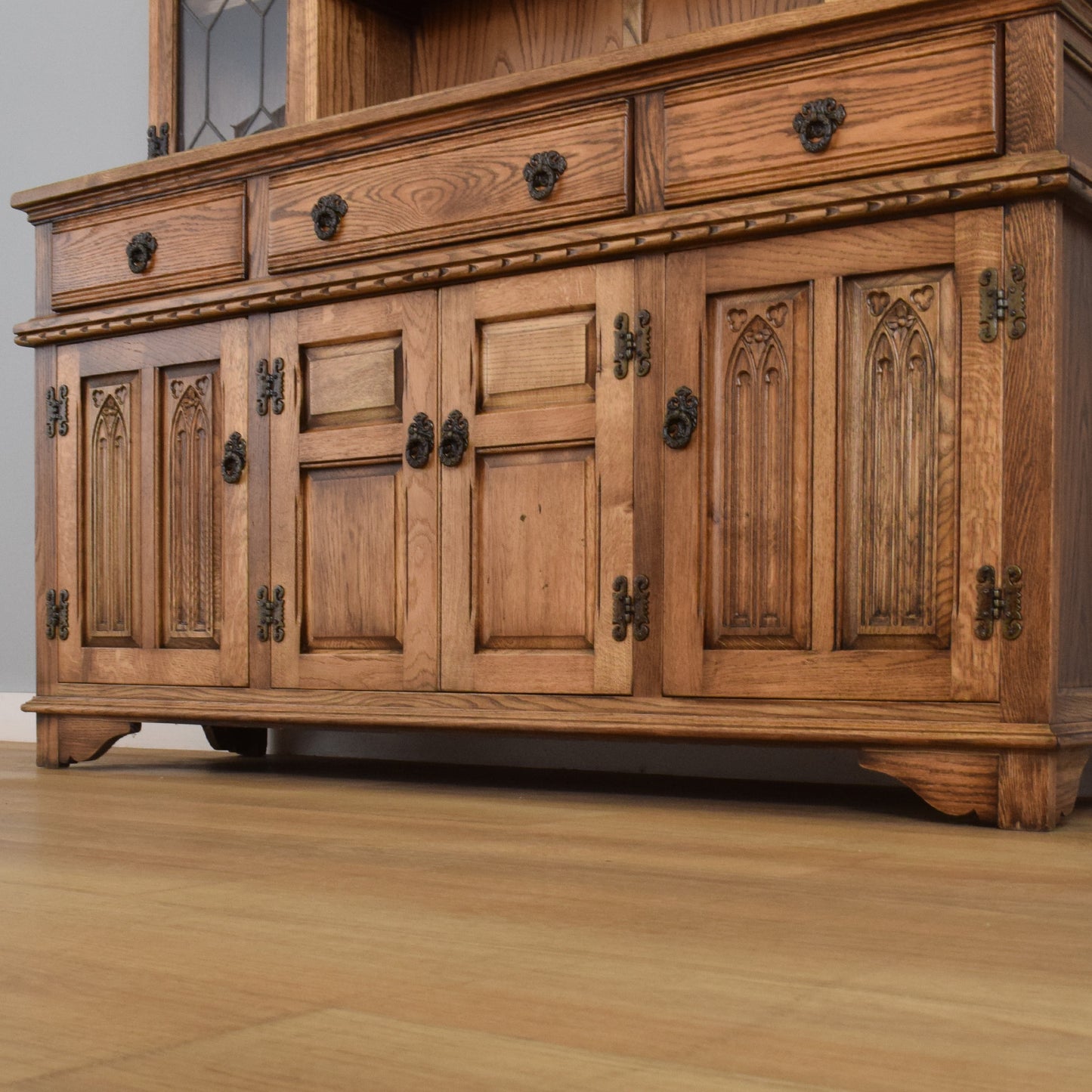 'Old Charm' Oak Dresser