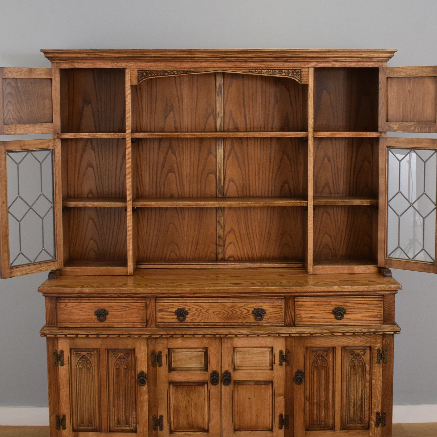 'Old Charm' Oak Dresser