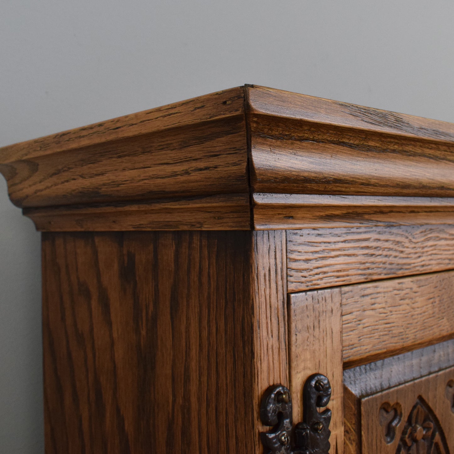 'Old Charm' Oak Dresser