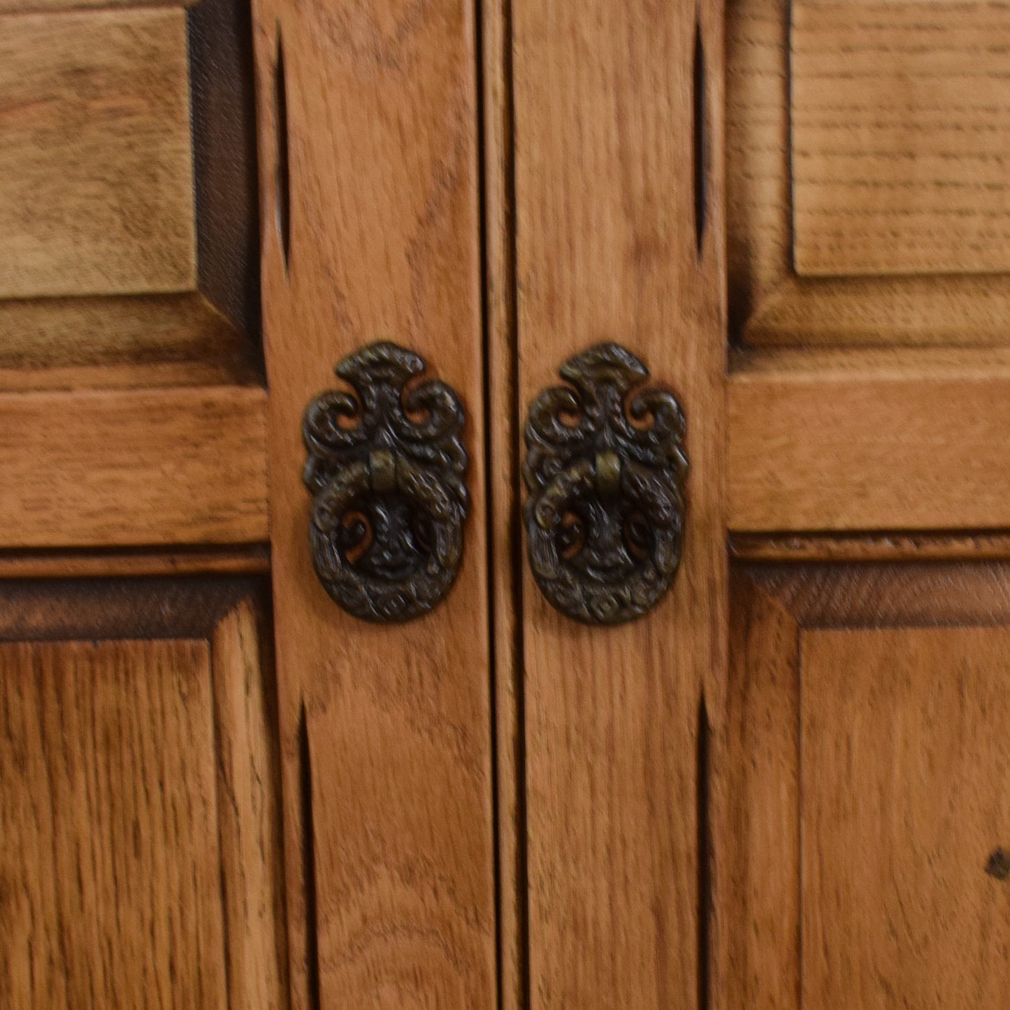 'Old Charm' Oak Dresser