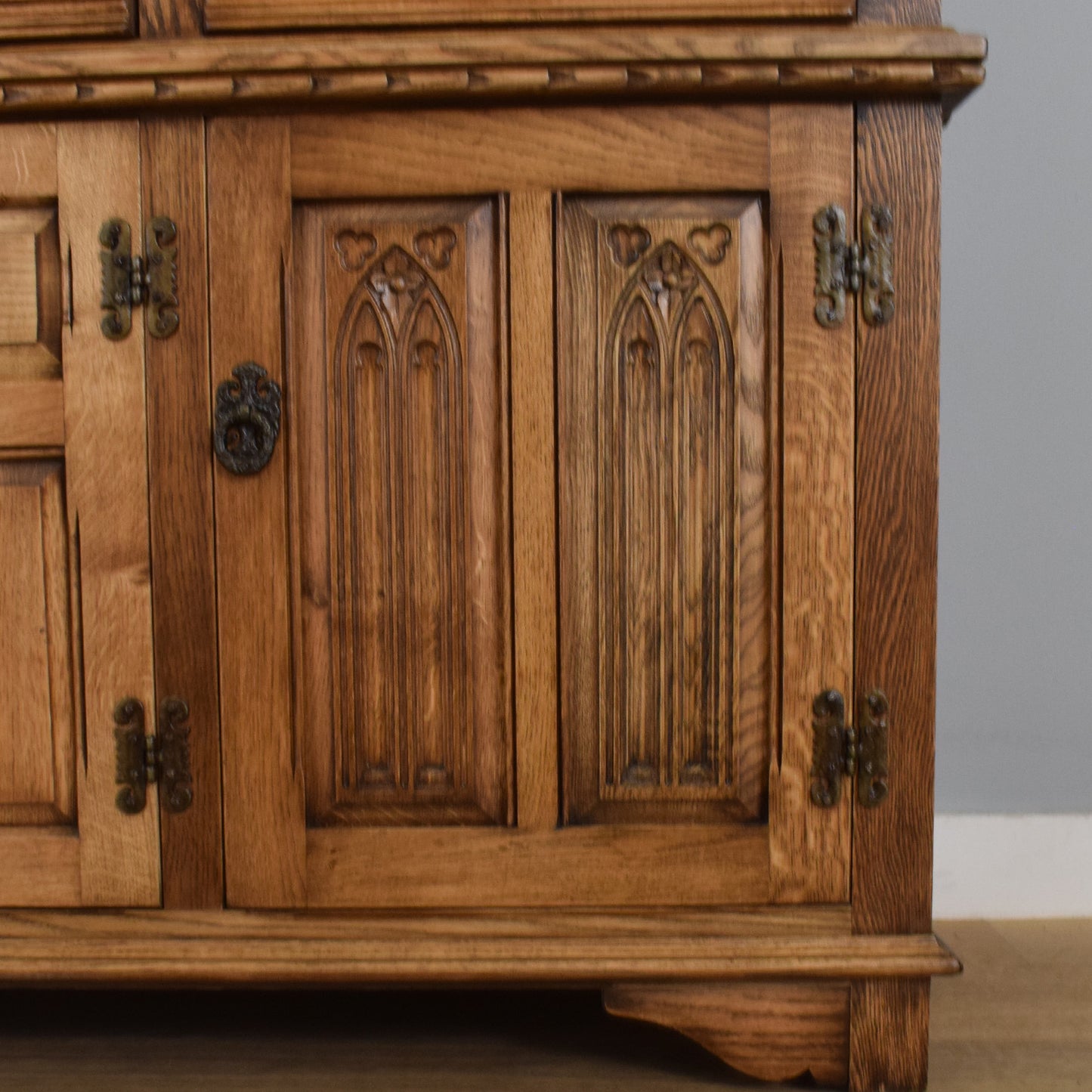 'Old Charm' Oak Dresser