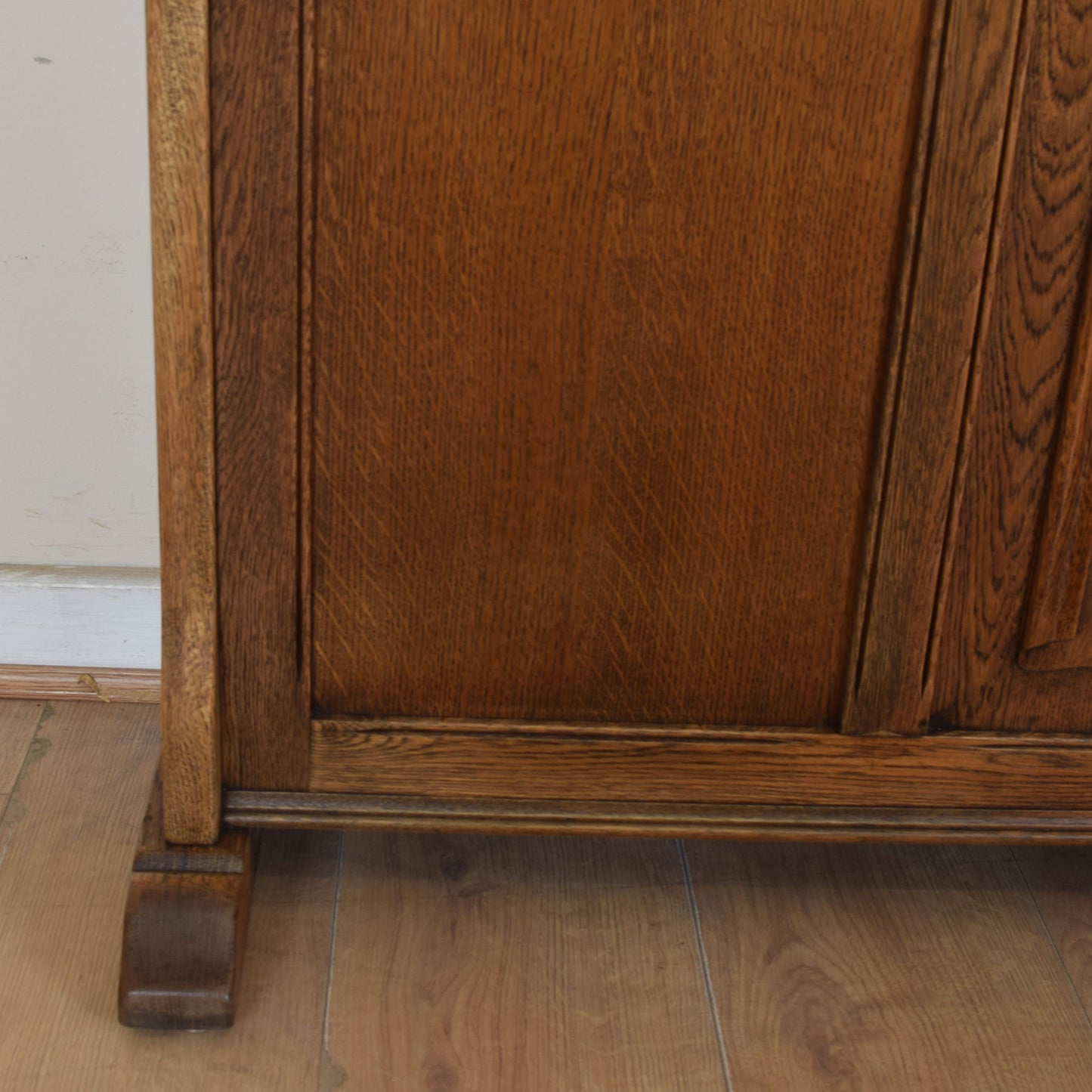 Domestic Oak Linenfold Bar