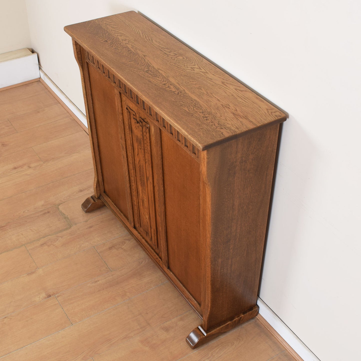 Domestic Oak Linenfold Bar