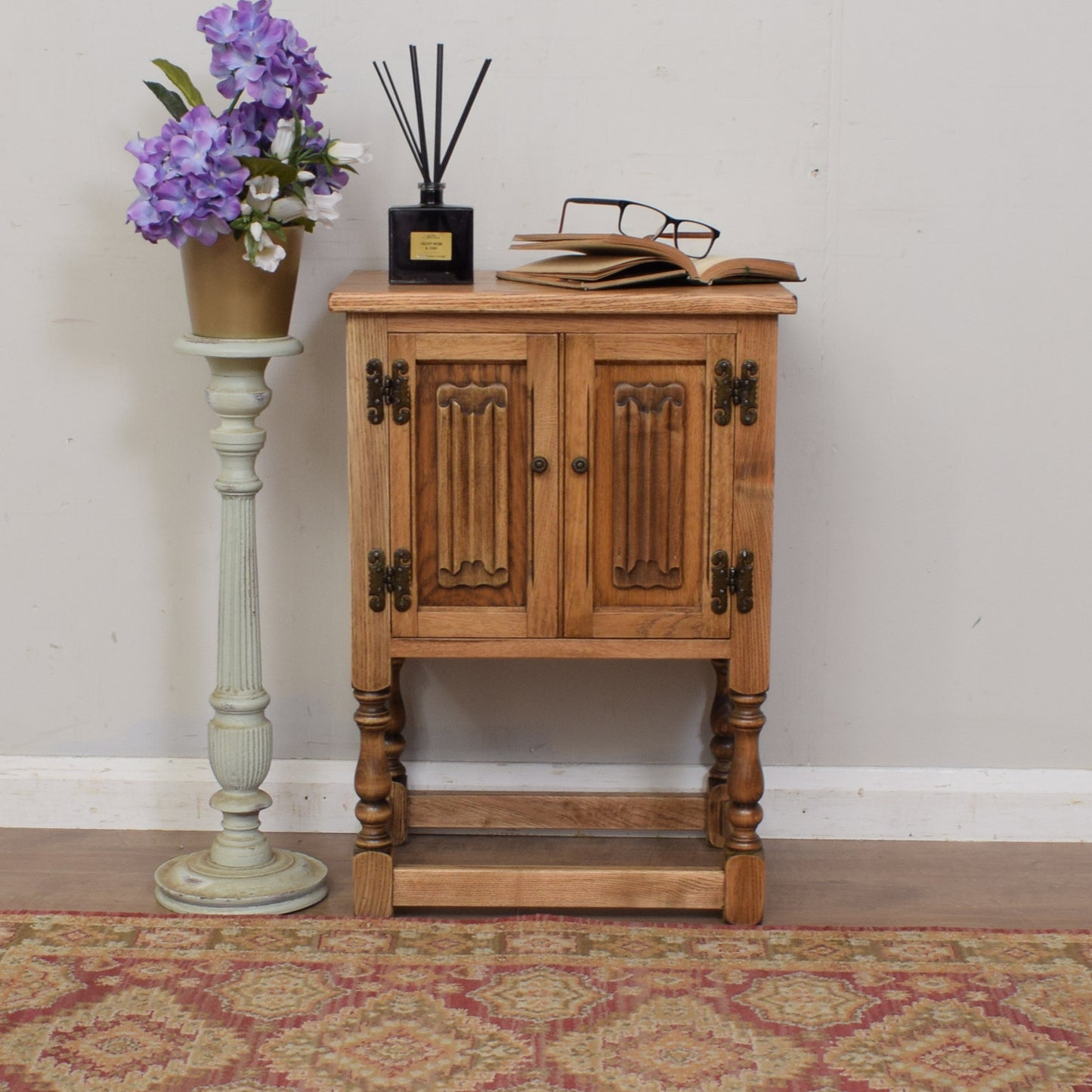 Old Charm Pot Cupboard