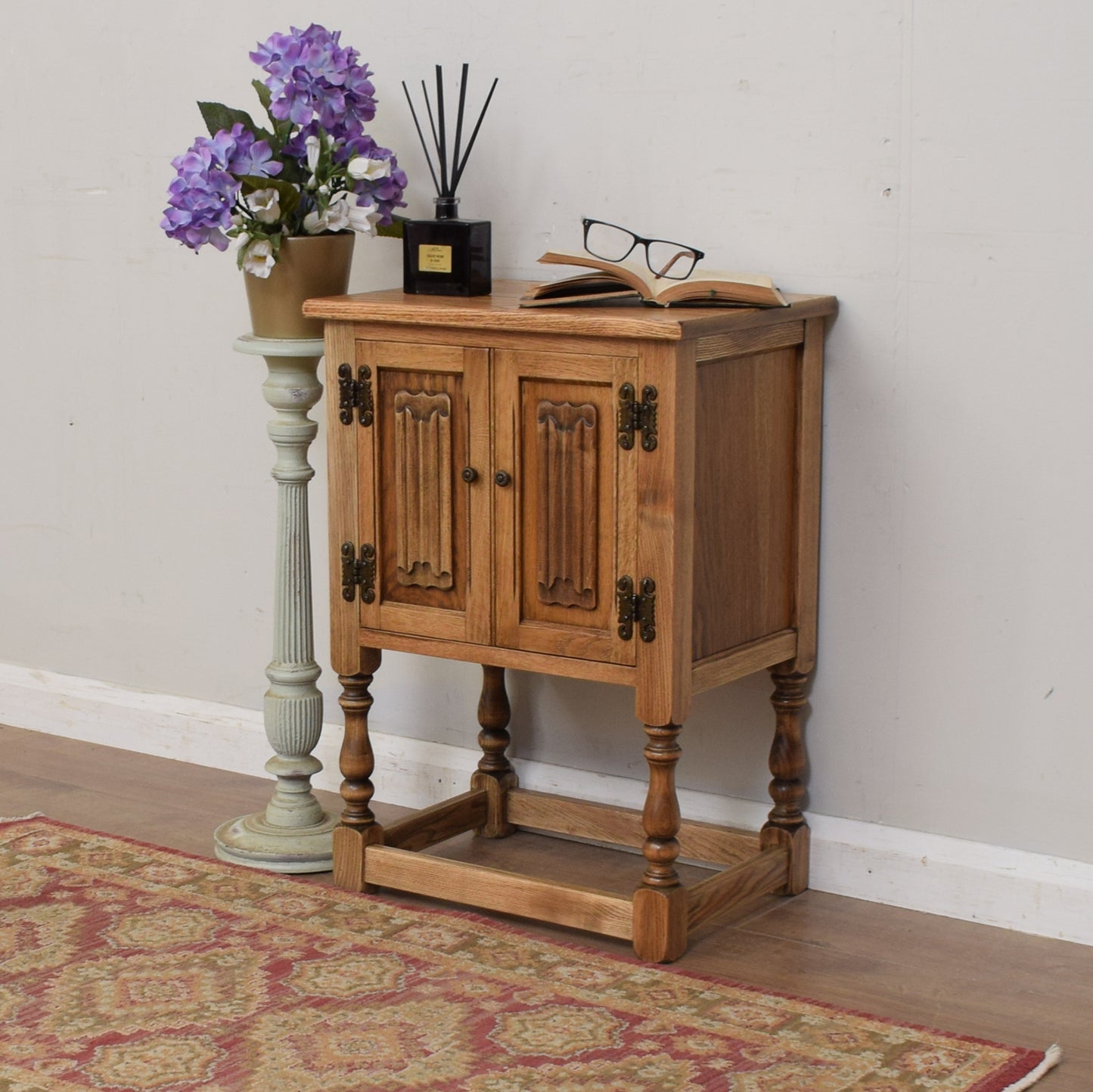 Old Charm Pot Cupboard