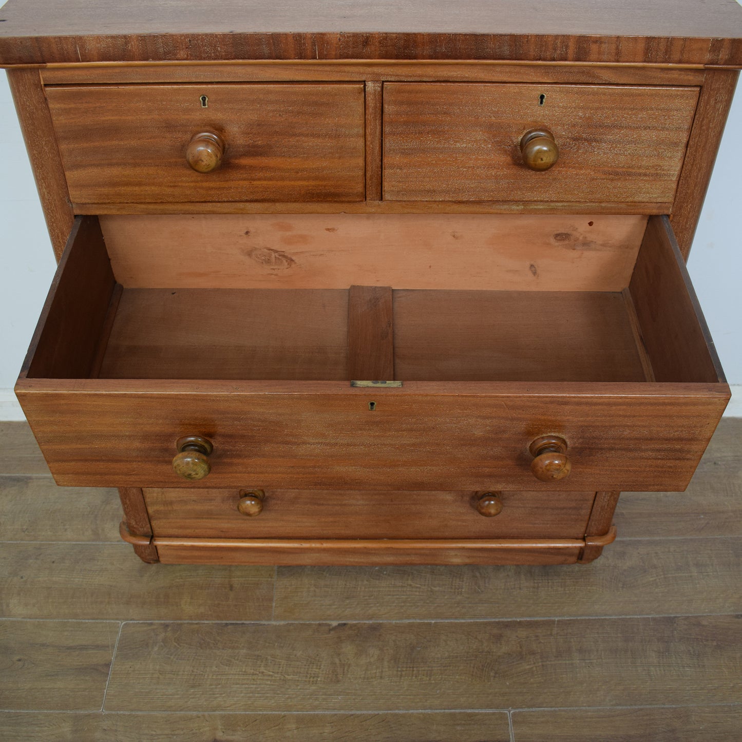 Victorian Chest of Drawers