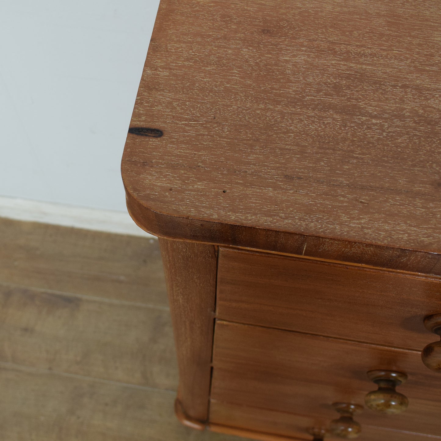 Victorian Chest of Drawers