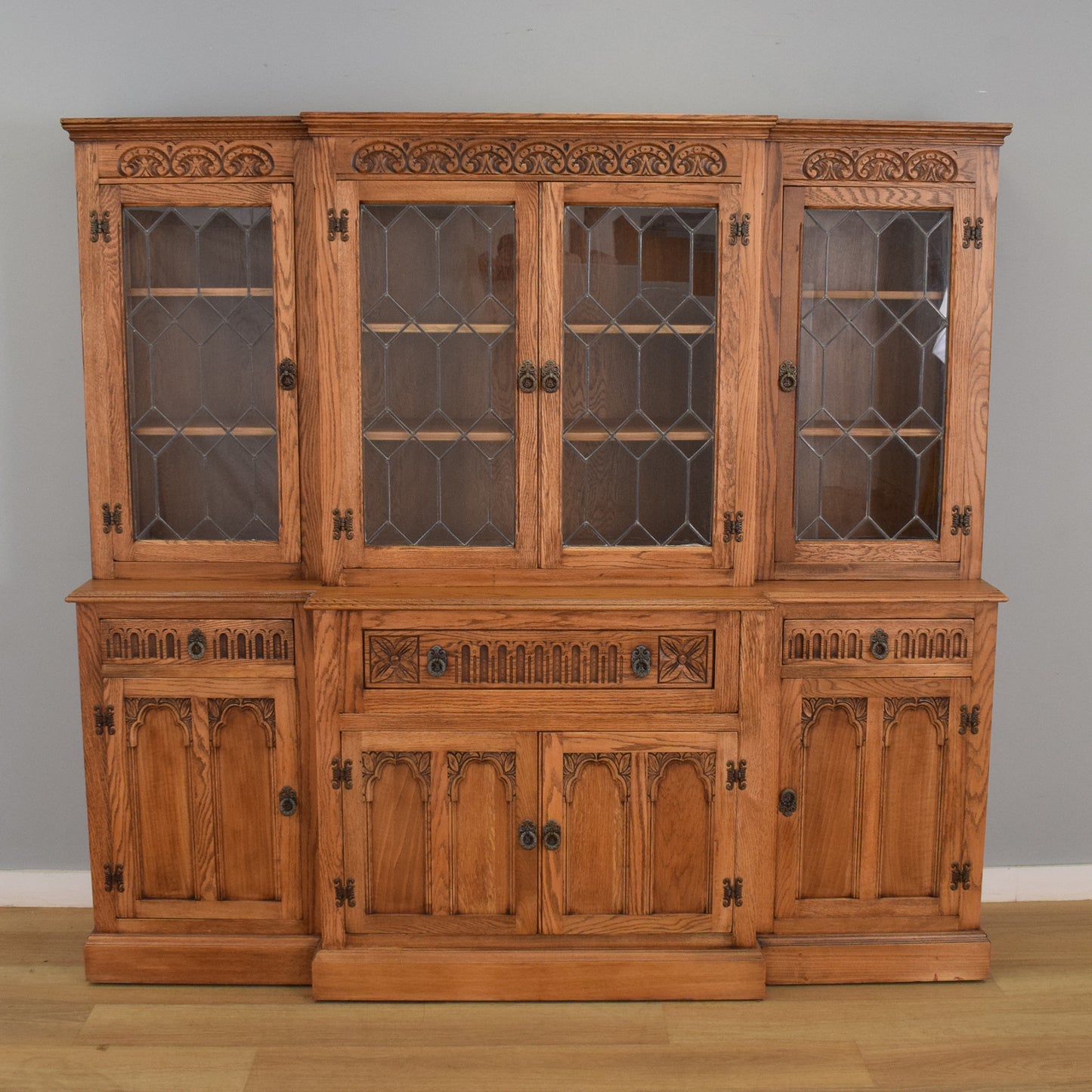 Large Old Charm Dresser