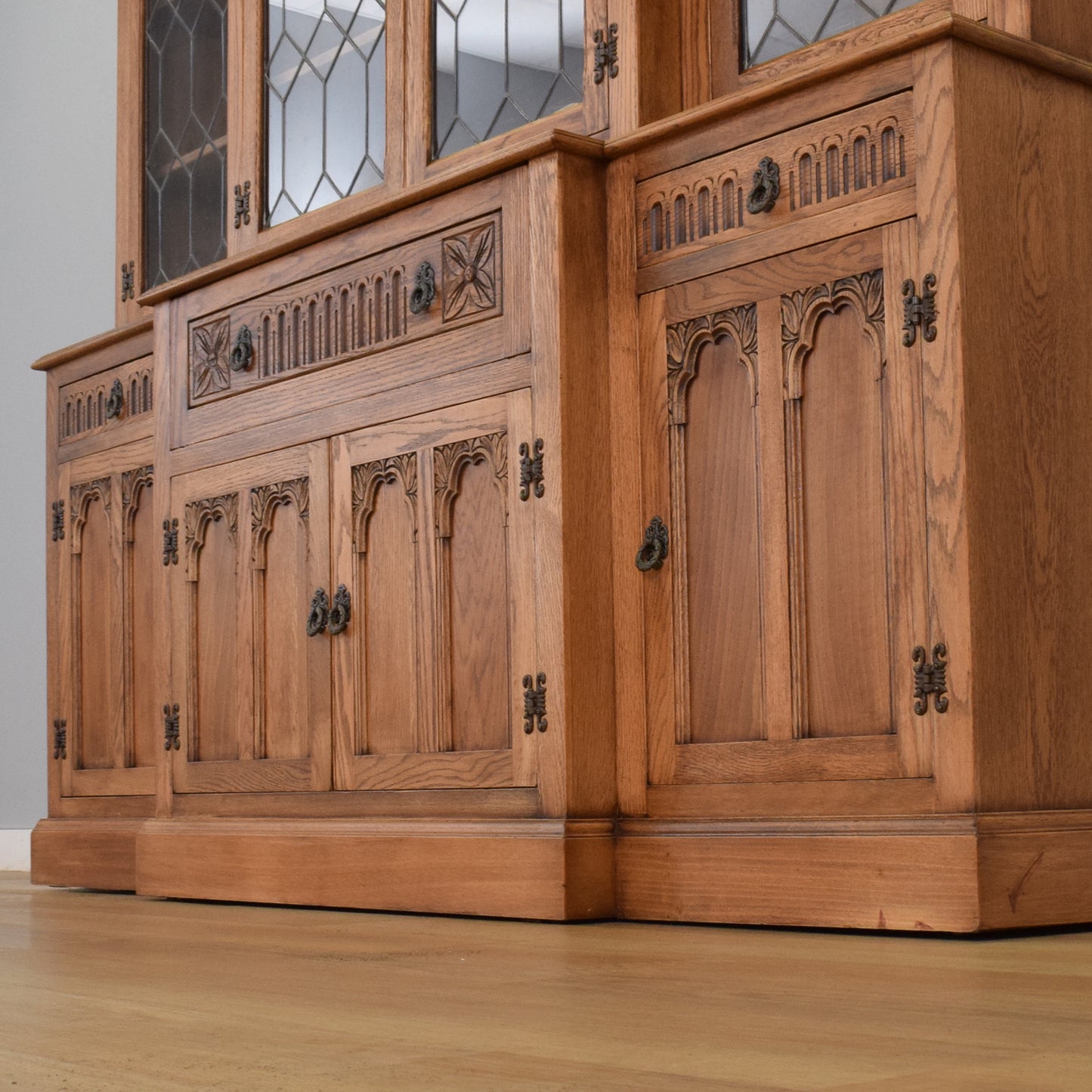 Large Old Charm Dresser