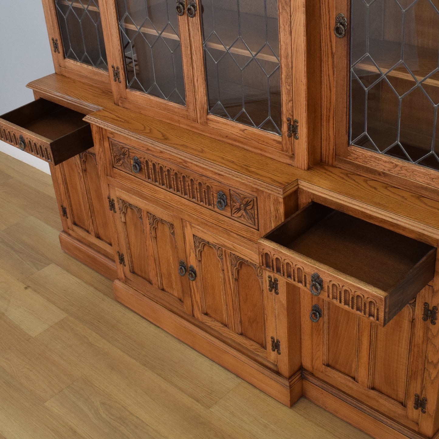 Large Old Charm Dresser