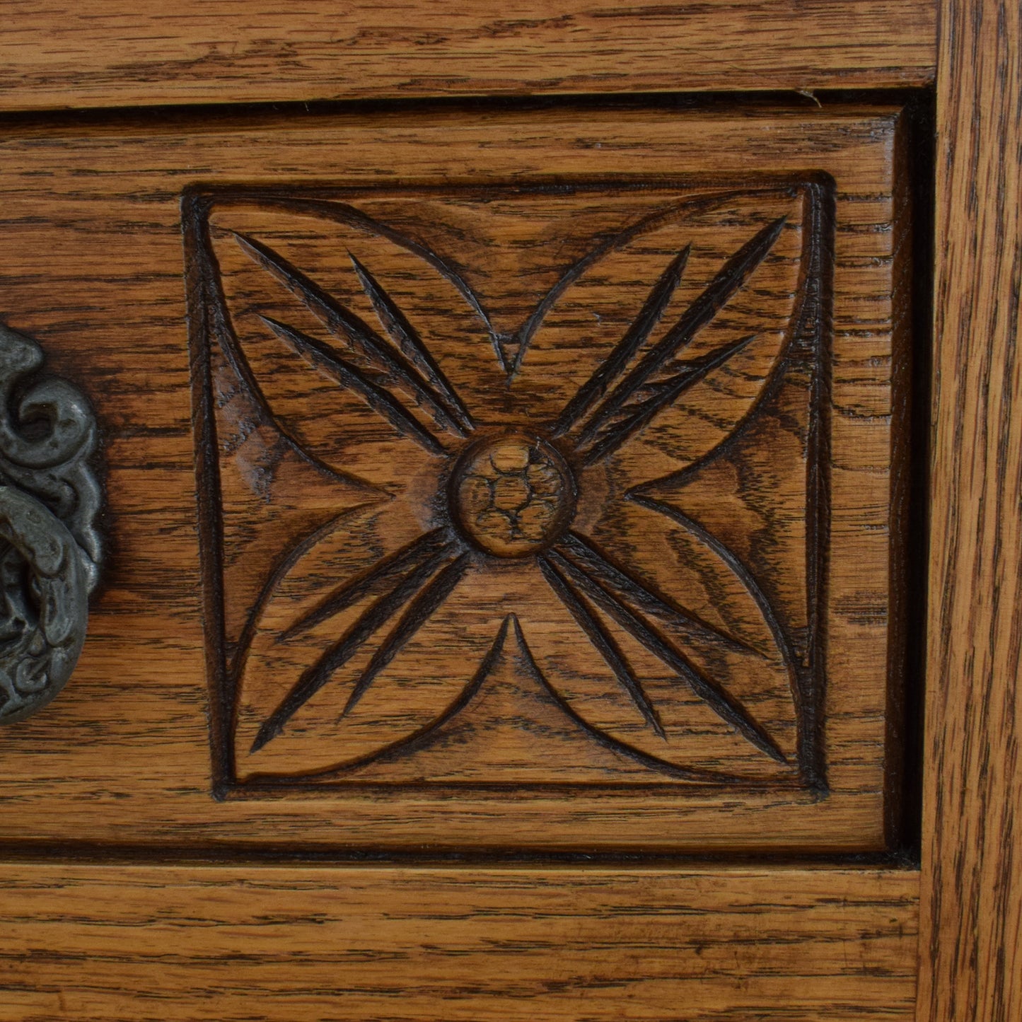 Large Old Charm Dresser