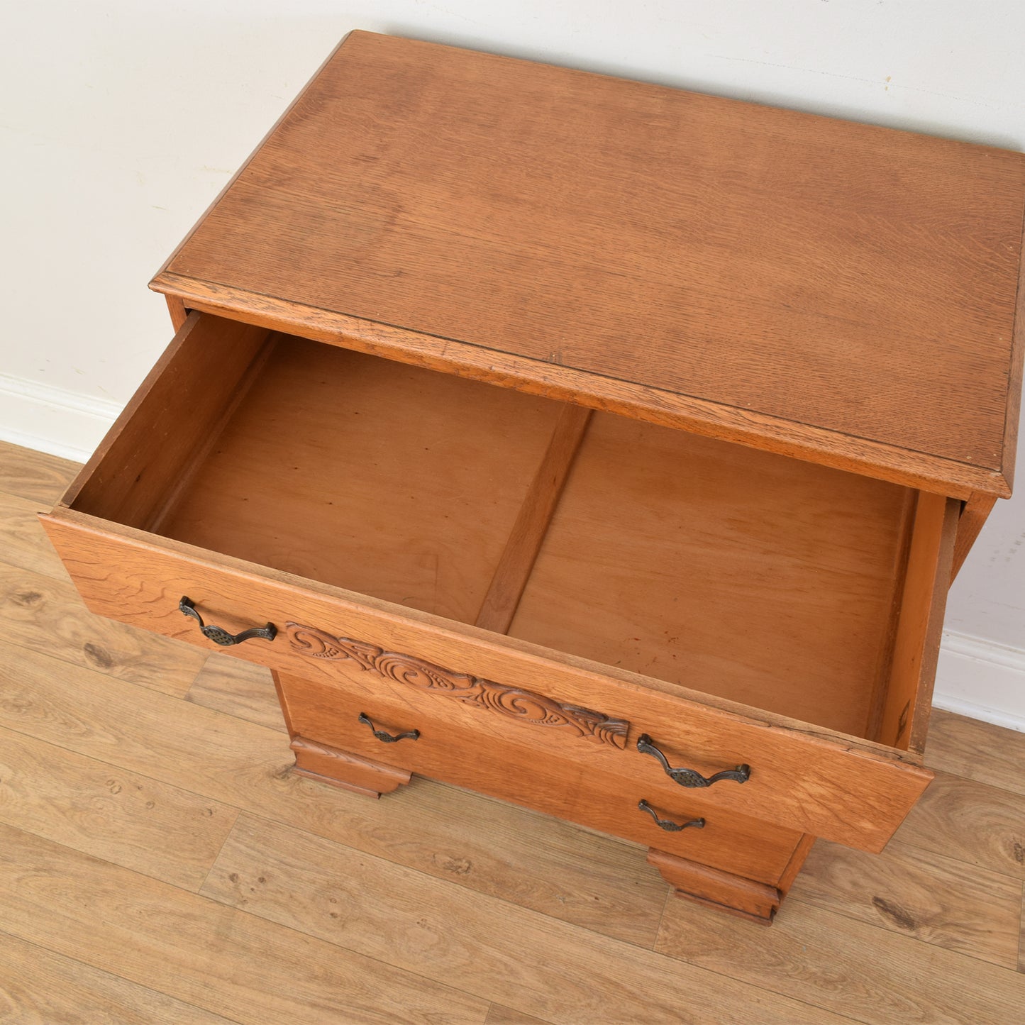 Oak Veneer Chest Of Drawers