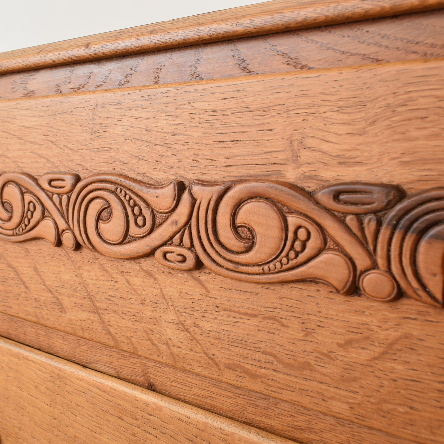 Oak Veneer Chest Of Drawers