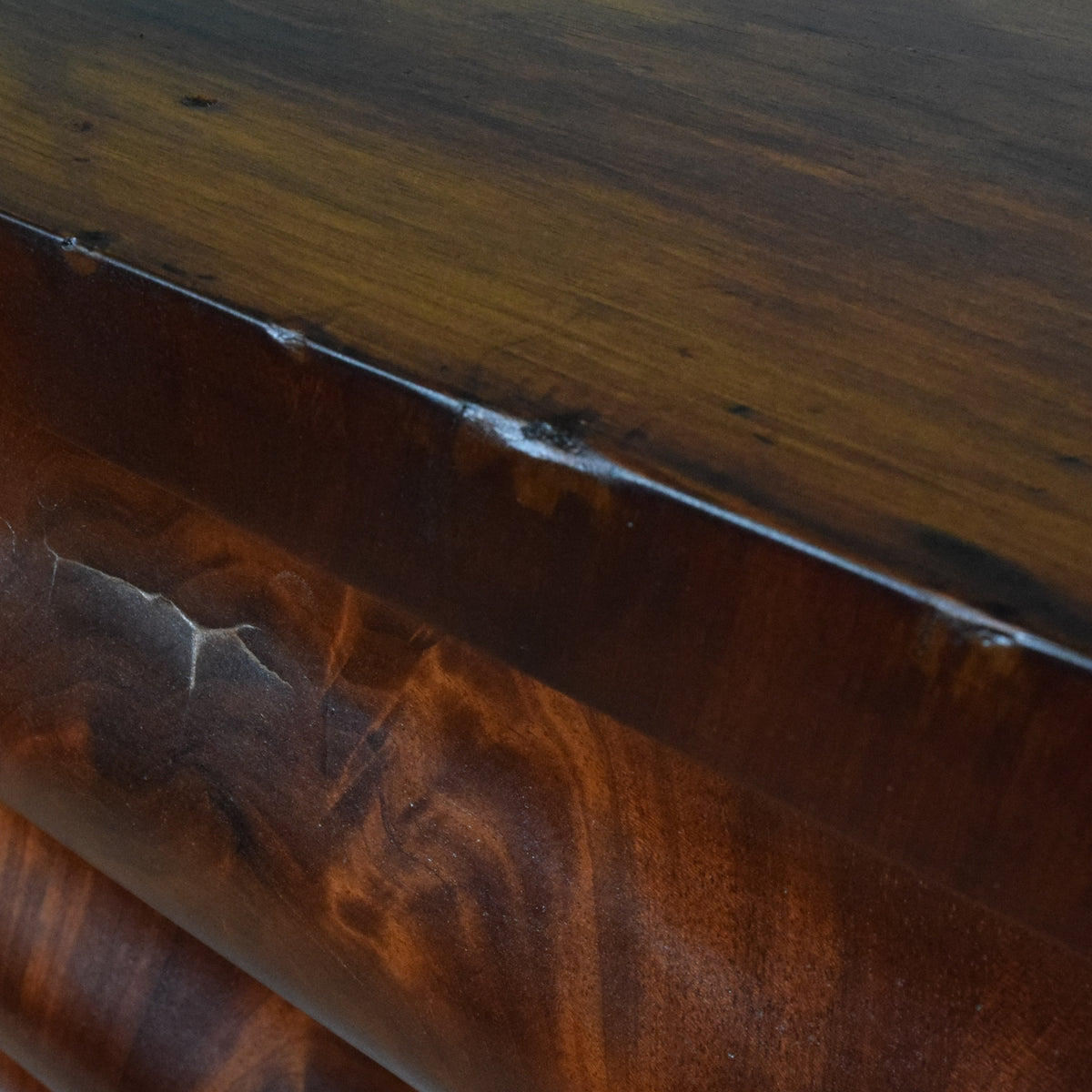 Flamed Mahogany Scotch Chest Of Drawers