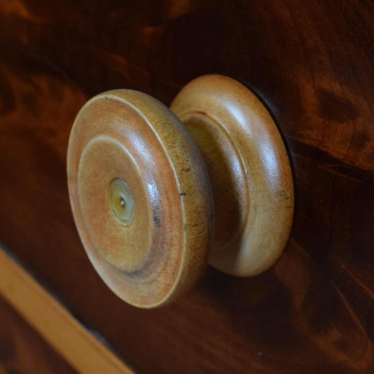 Flamed Mahogany Scotch Chest Of Drawers
