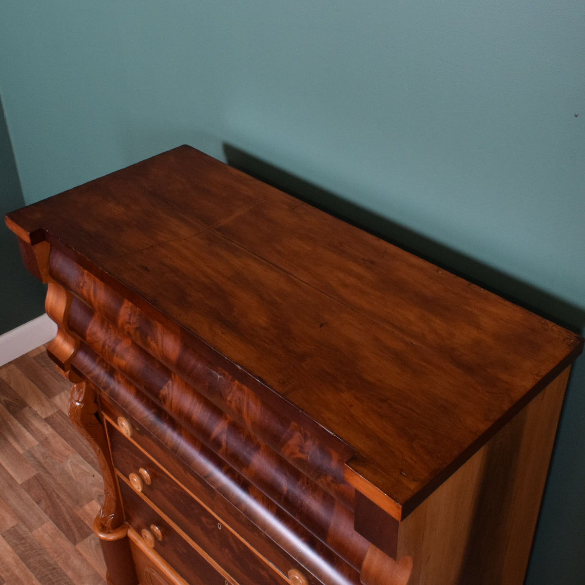 Flamed Mahogany Scotch Chest Of Drawers