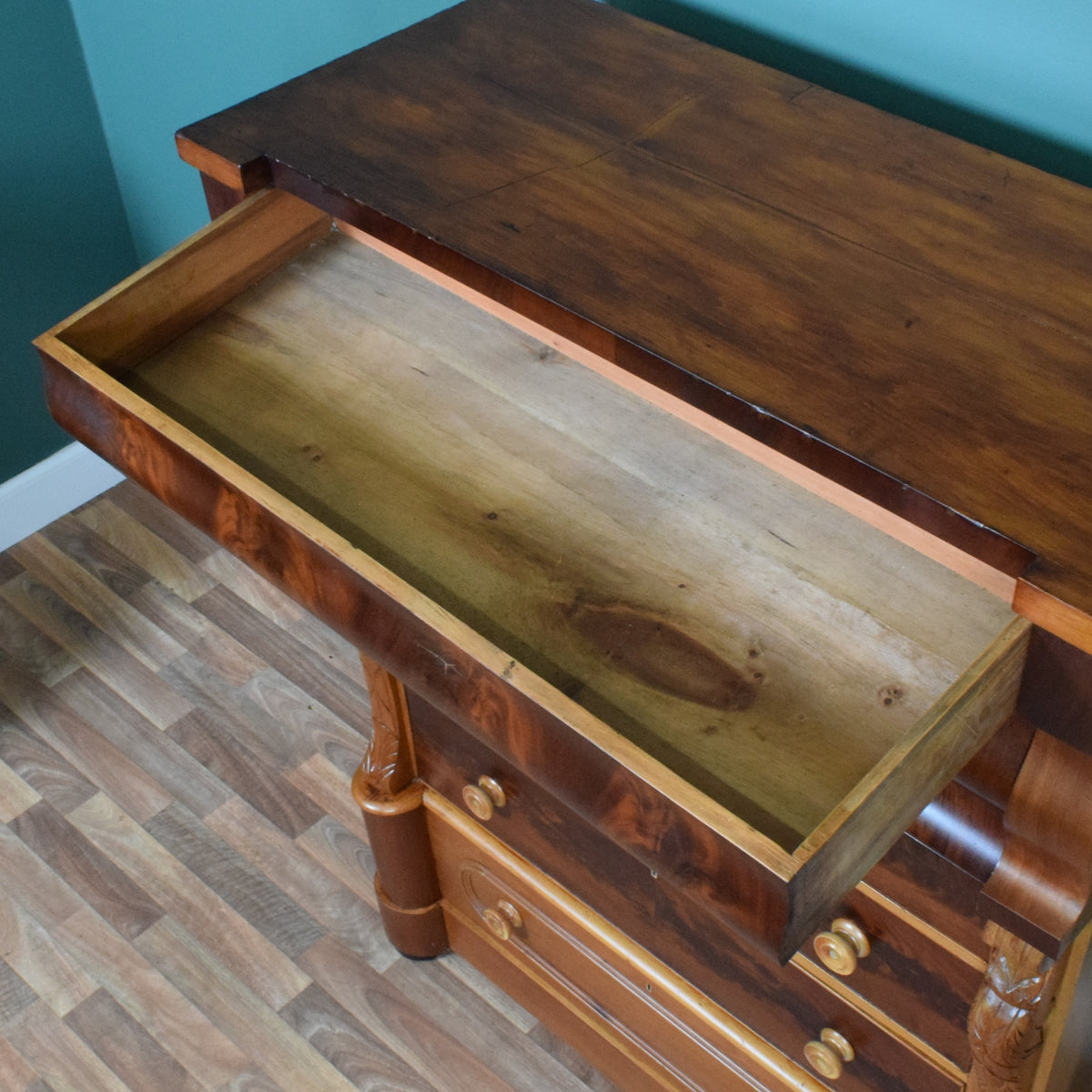 Flamed Mahogany Scotch Chest Of Drawers