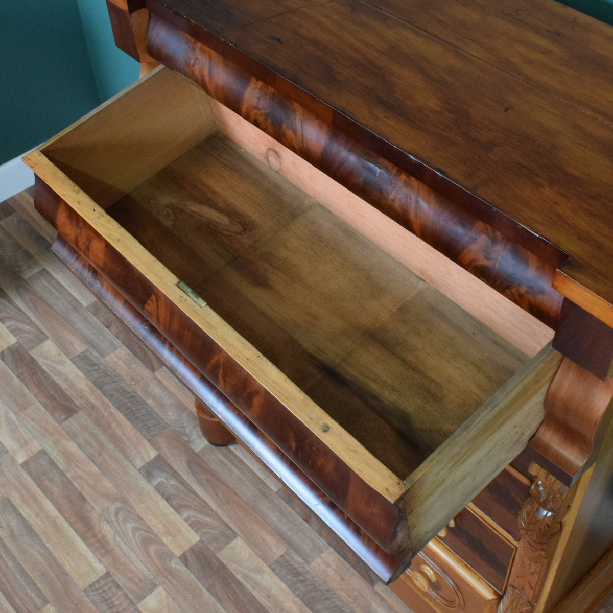 Flamed Mahogany Scotch Chest Of Drawers
