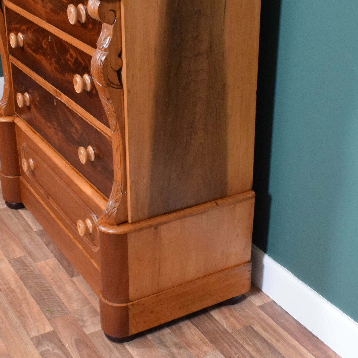 Flamed Mahogany Scotch Chest Of Drawers
