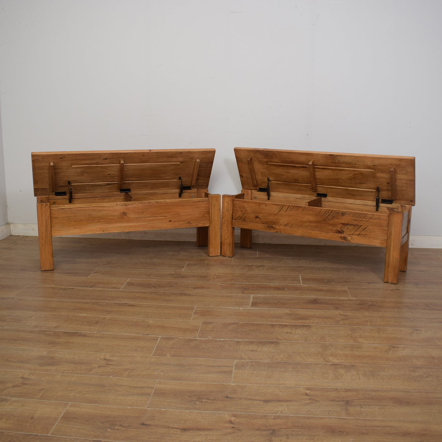 Extending Pine Dining Table & Two Benches