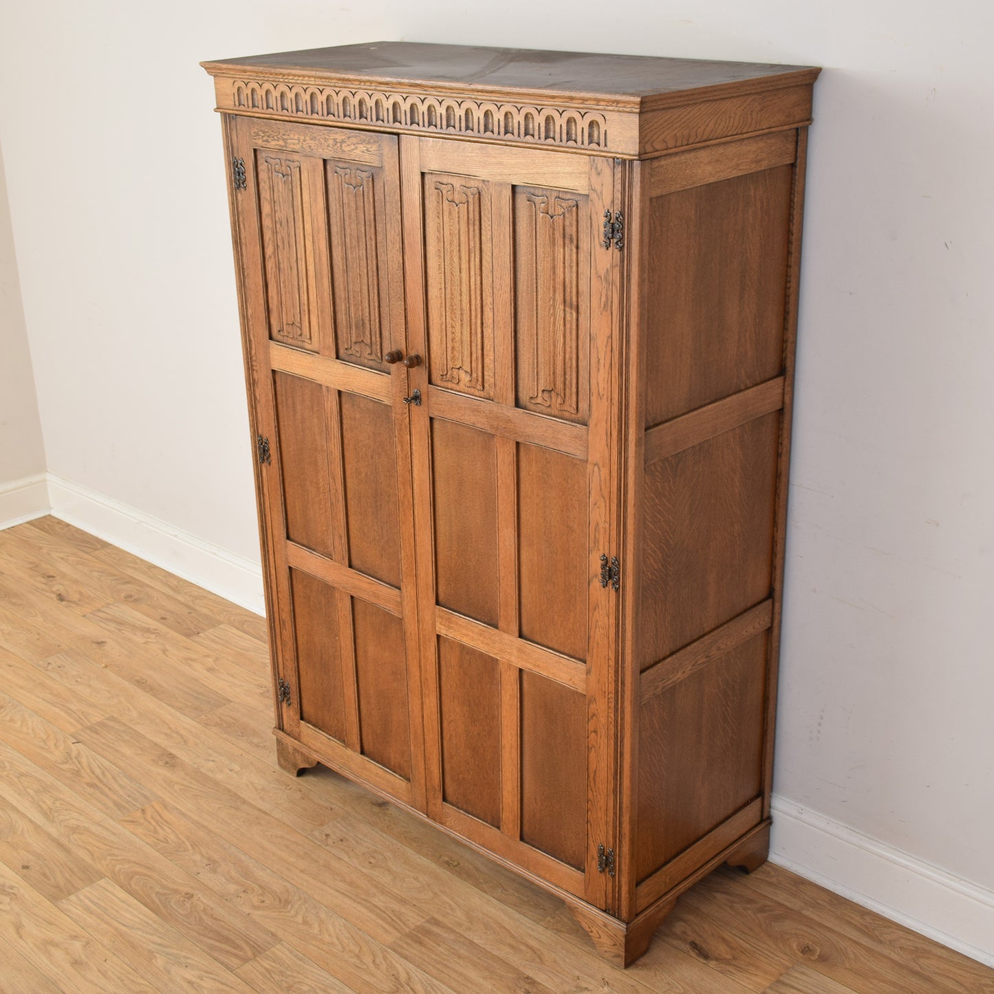 Oak Linenfold Wardrobe