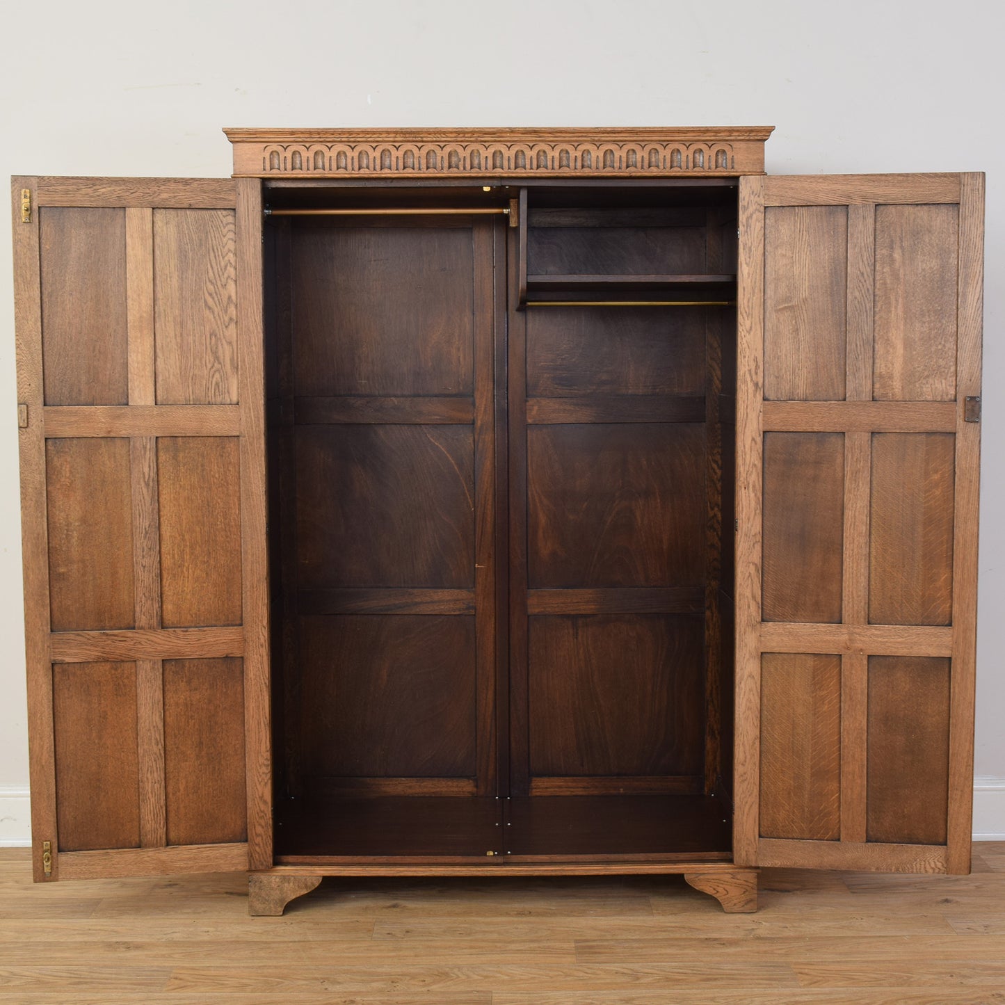 Oak Linenfold Wardrobe