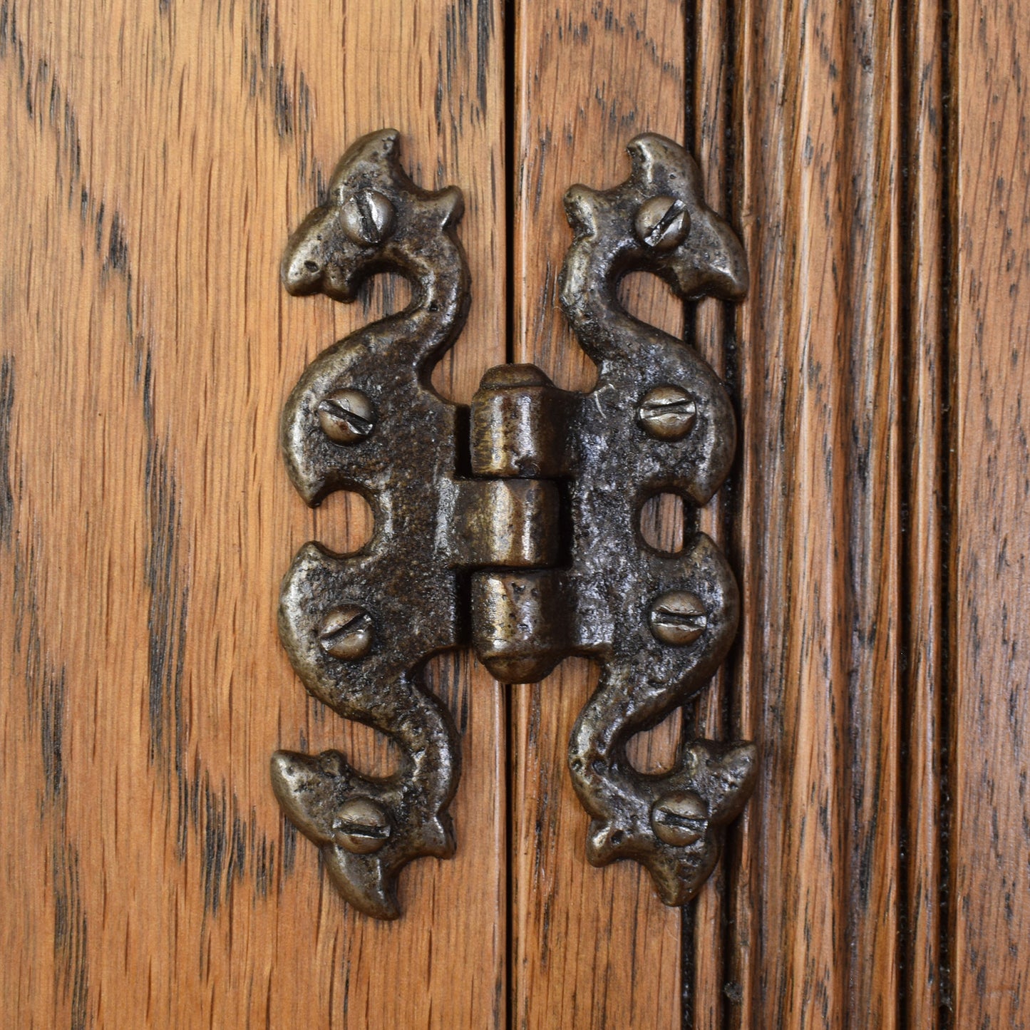 Oak Linenfold Wardrobe