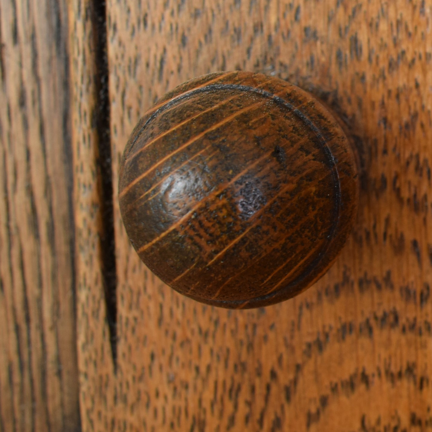 Oak Linenfold Wardrobe