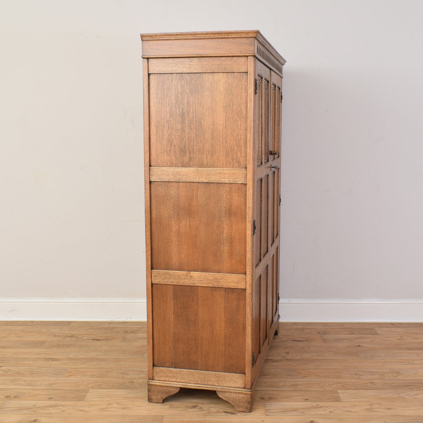 Oak Linenfold Wardrobe