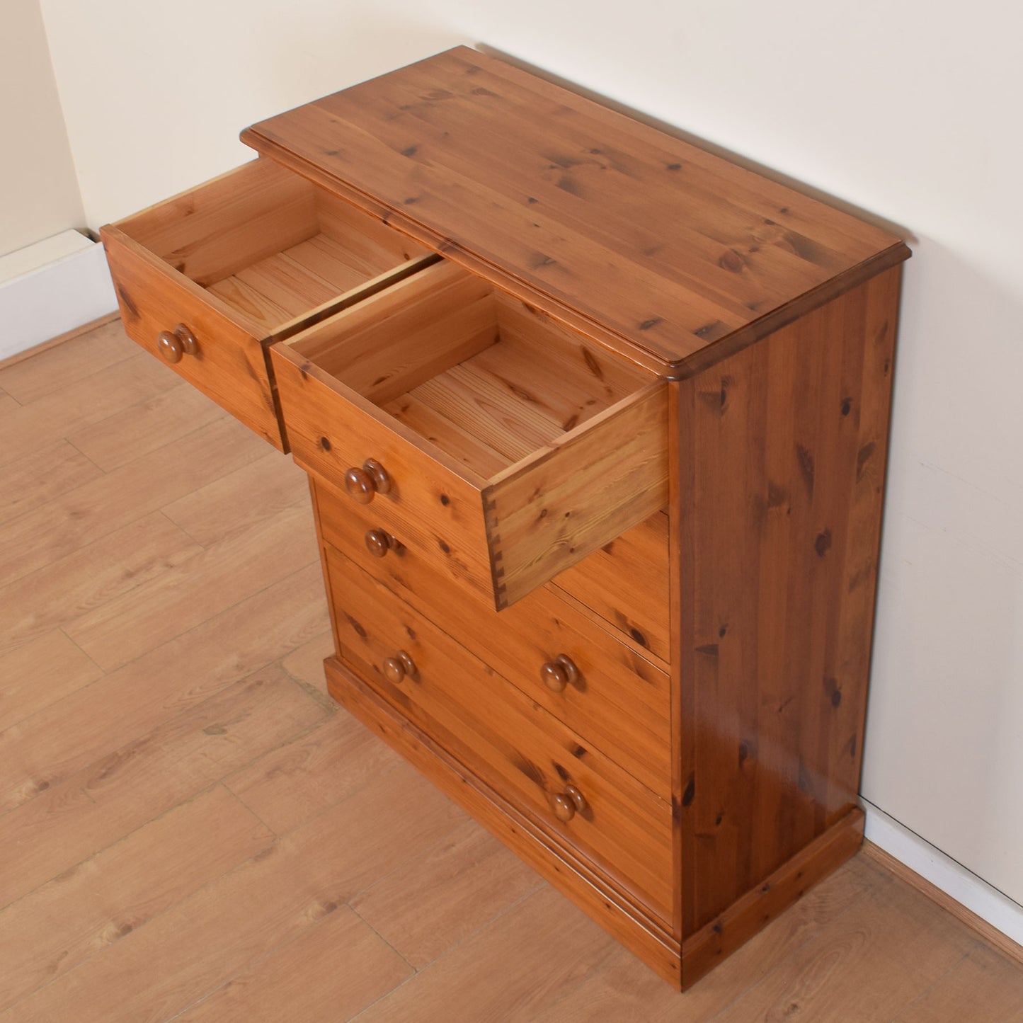 Pine Chest of Drawers