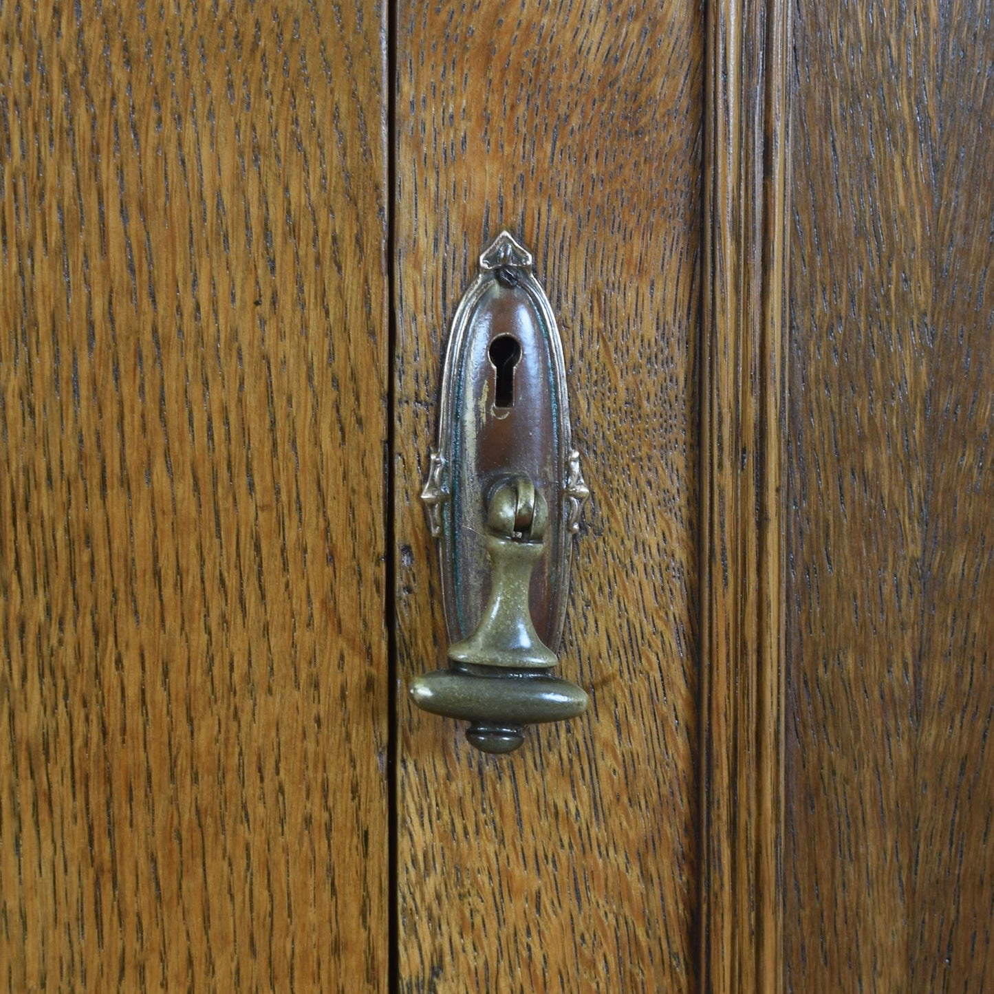 Vintage Oak Mirrored Hallrobe