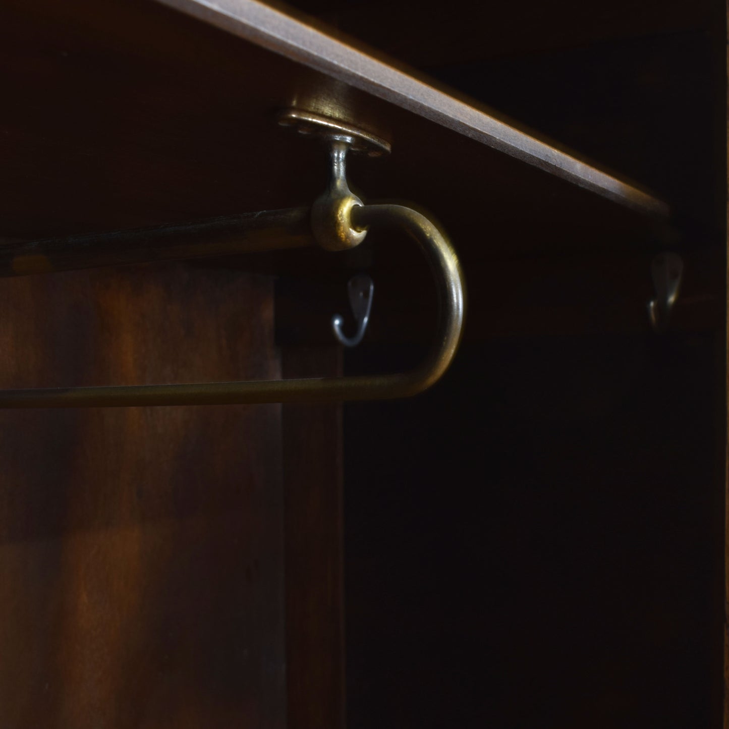 Vintage Oak Mirrored Hallrobe