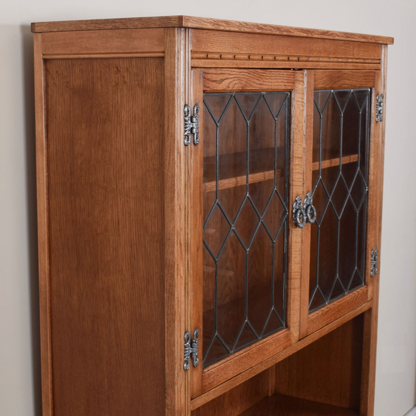 Old Charm Glazed Cabinet with Cupboard