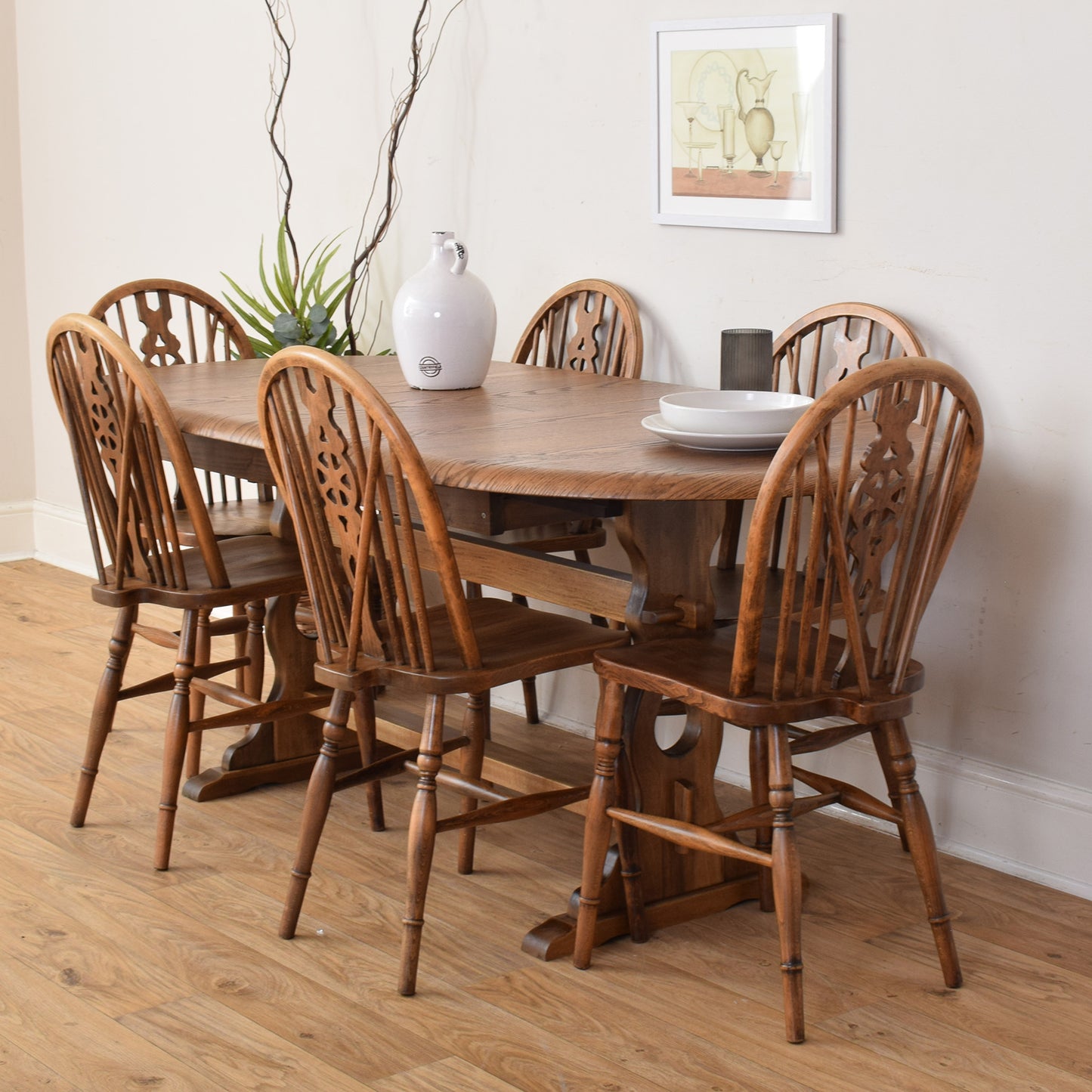 Extendable Table And Six Chairs