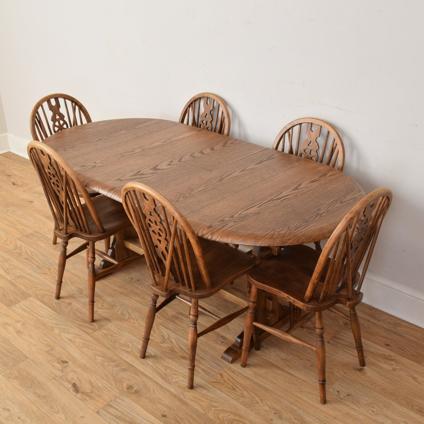 Extendable Table And Six Chairs