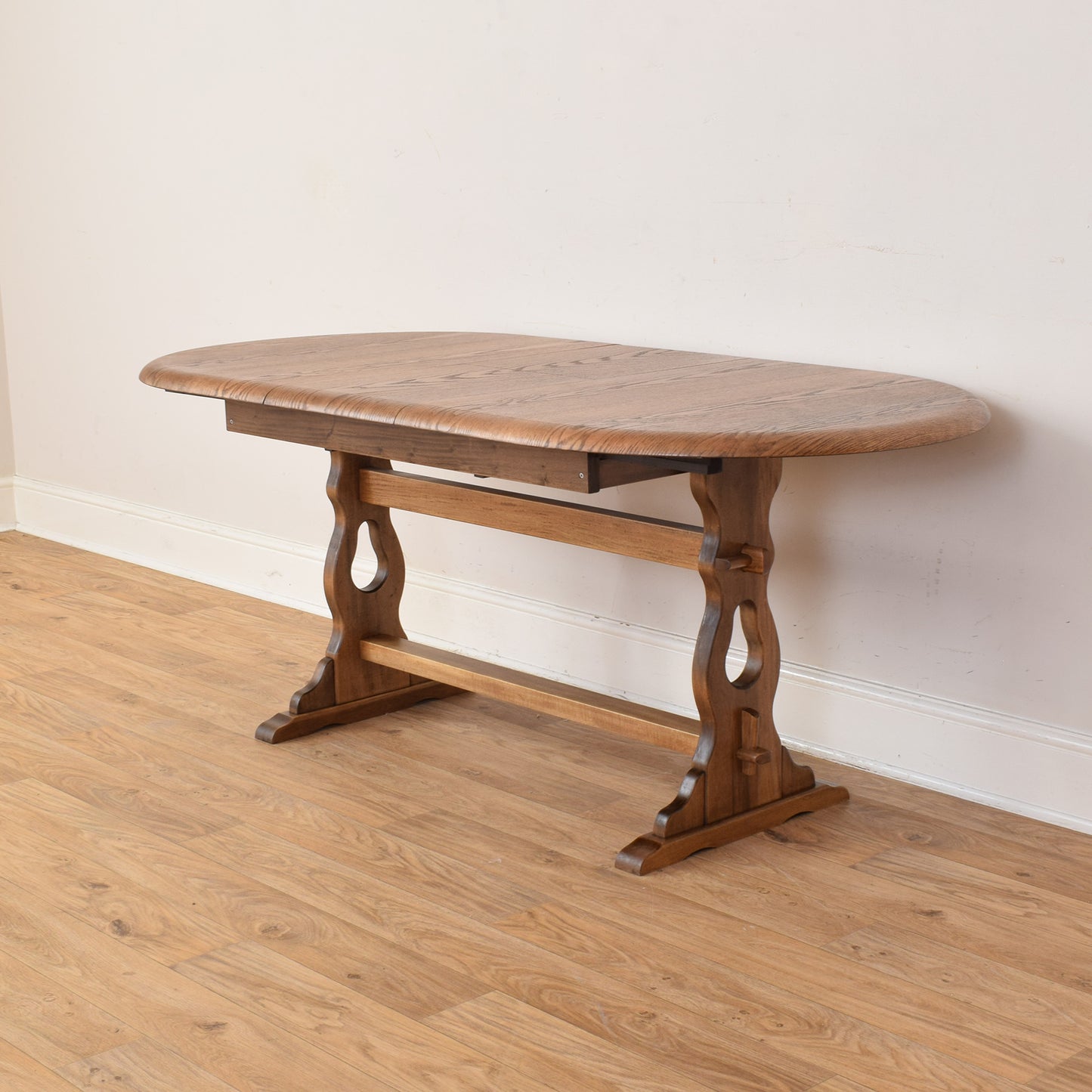 Extendable Table And Six Chairs